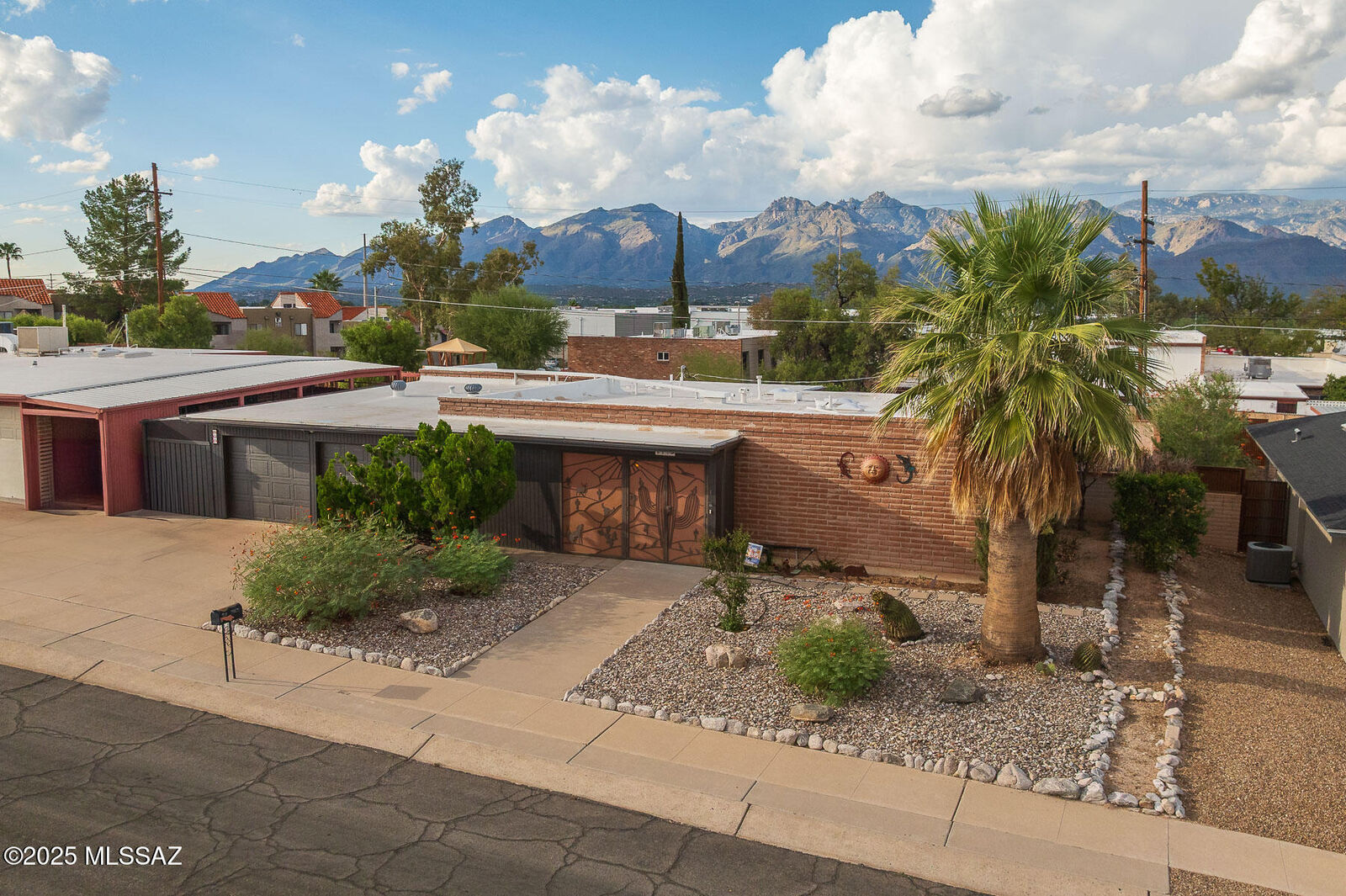 Property Photo:  957 N Miller Drive  AZ 85710 