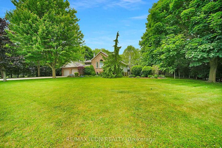 Property Photo: 21 Lunn Lane ON N0L 2M0