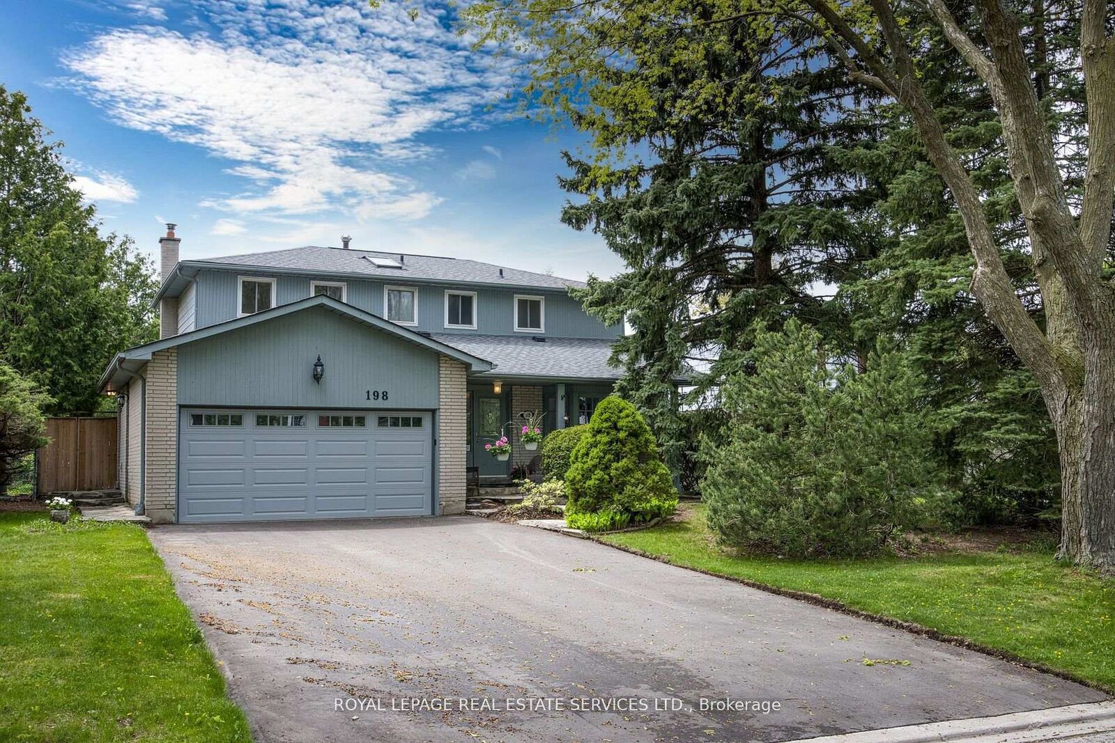 Property Photo: 198 Romfield Circuit ON L3T 3J1