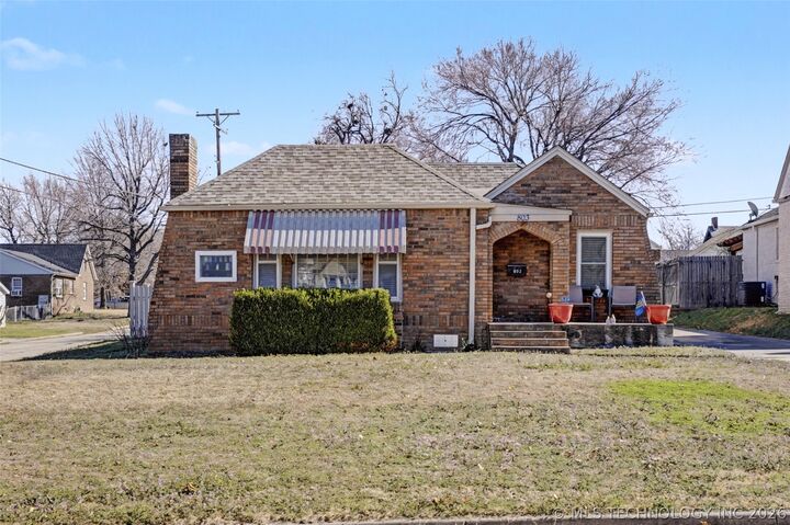 Property Photo:  803 S Jamestown Avenue  OK 74112 