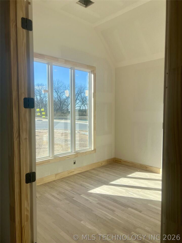 Property Photo:  6905 S Willow Avenue  OK 74011 