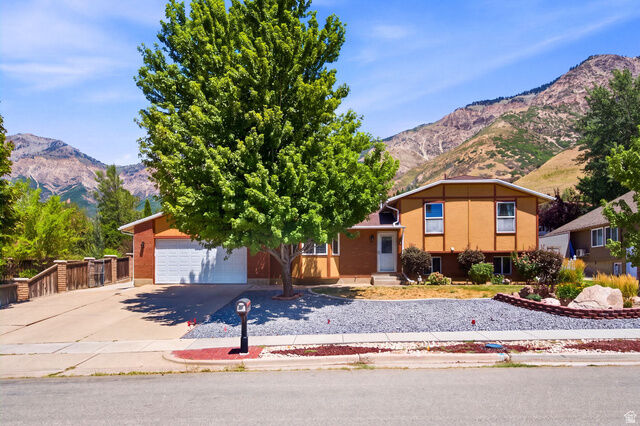 Property Photo:  1246 E 3090 N  UT 84414 