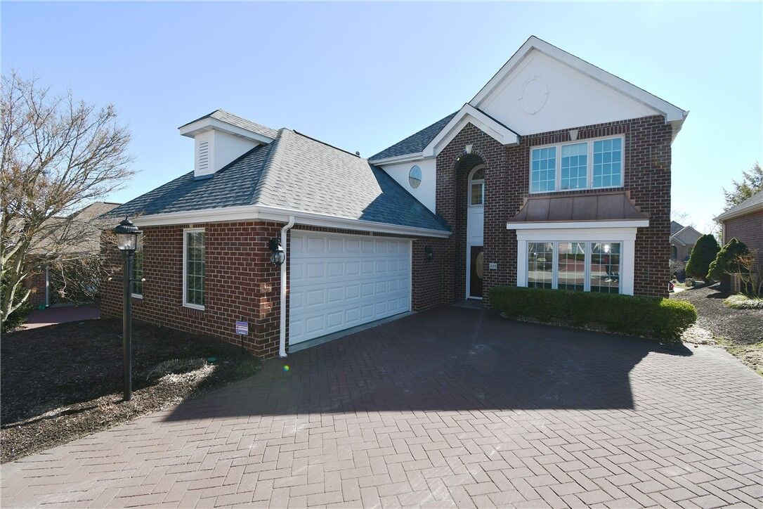 Property Photo: 215 Victoria Ln PA 15317