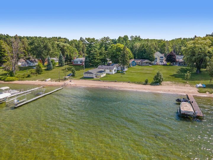Property Photo: 939 Stratford Lane MI 49749