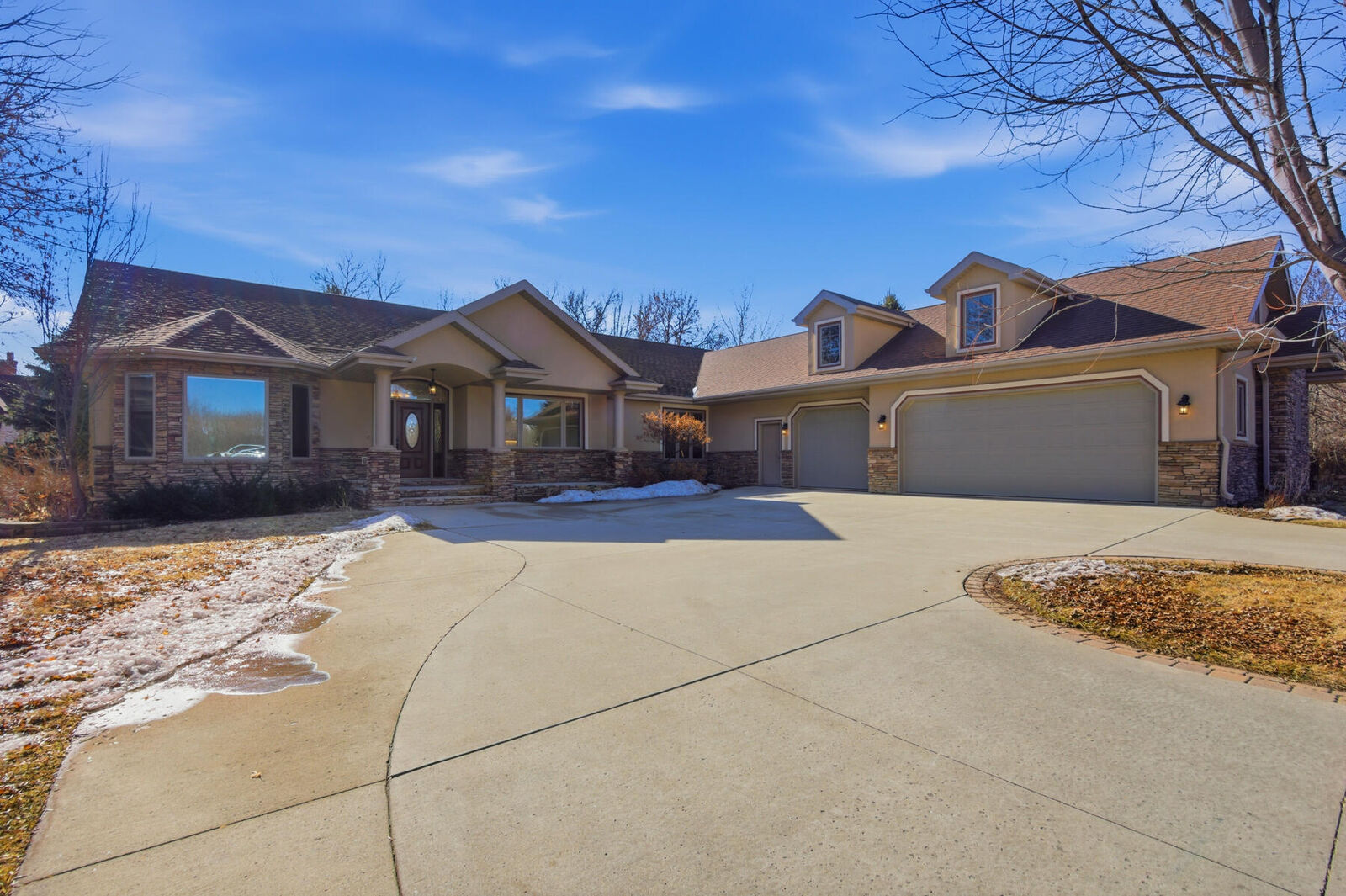 Property Photo:  6 Lilac Lane  SD 57401 