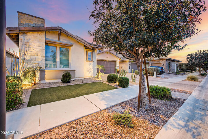 Property Photo:  1682 S Henry Lane  AZ 85295 