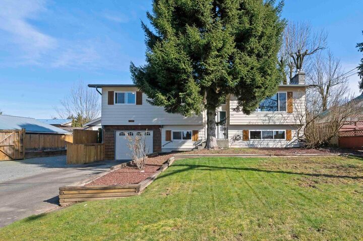 2096 Martens Street — photo 1