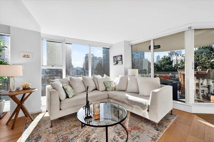 Property Photo:  1009 Expo Boulevard 603  BC V6Z 2V9 