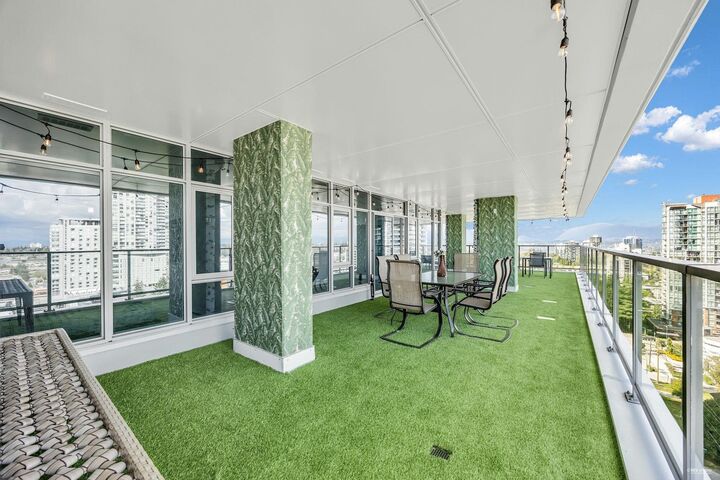 Property Photo:  13350 Central Ave Avenue 1403  BC V3T 0S1 