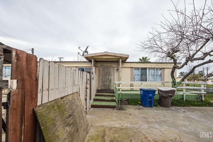 Property Photo:  9631 Garden  CA 93230 