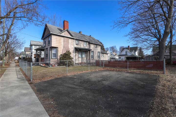 Property Photo:  425 Jefferson Street  NY 14904 