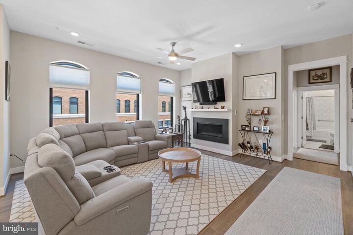 Property Photo:  5 Stationmaster Street SE 400  VA 20175 