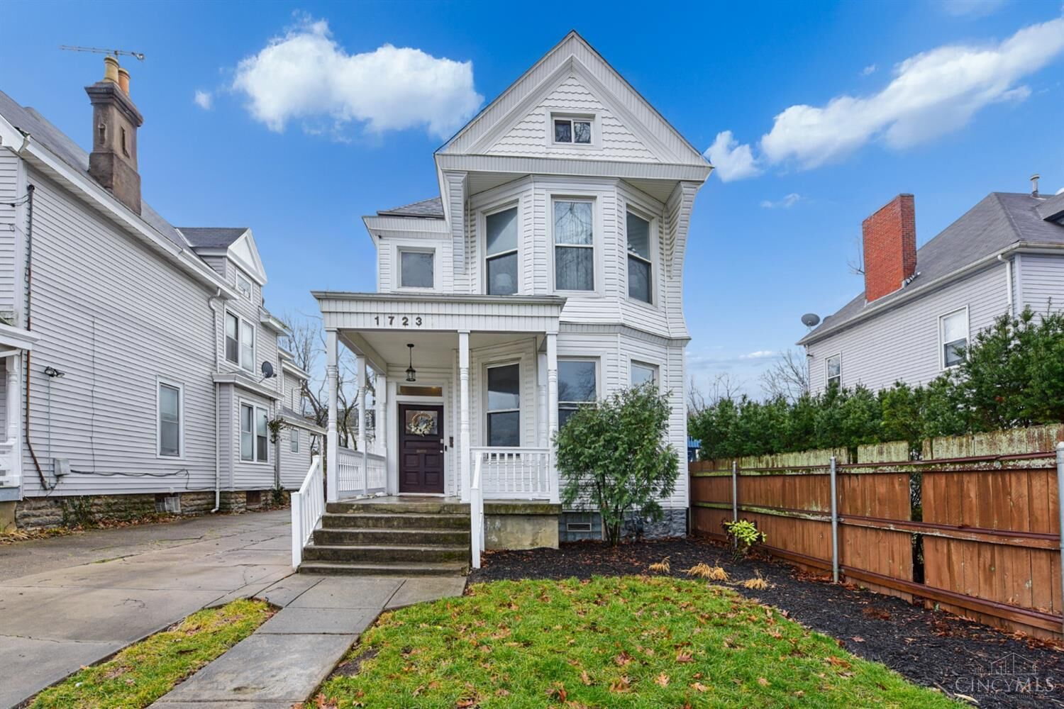 Property Photo:  1723 Kinney Avenue  OH 45207 