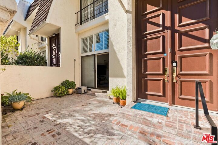 Property Photo:  6263 1/2 Randi Ave  CA 91367 