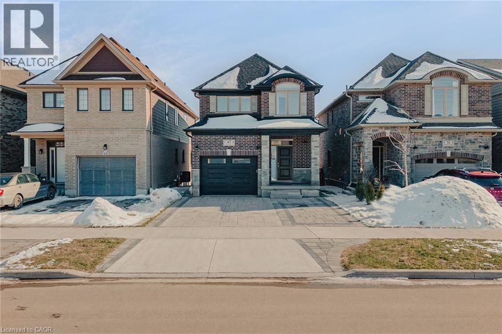 Property Photo: 47 Pondcliffe Drive ON N2R 0M3