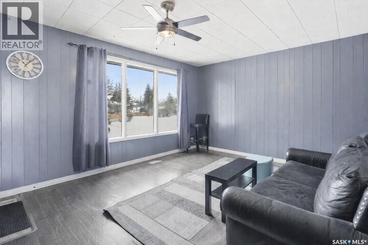 Property Photo: 337 Y Avenue S SK S7M 3J6