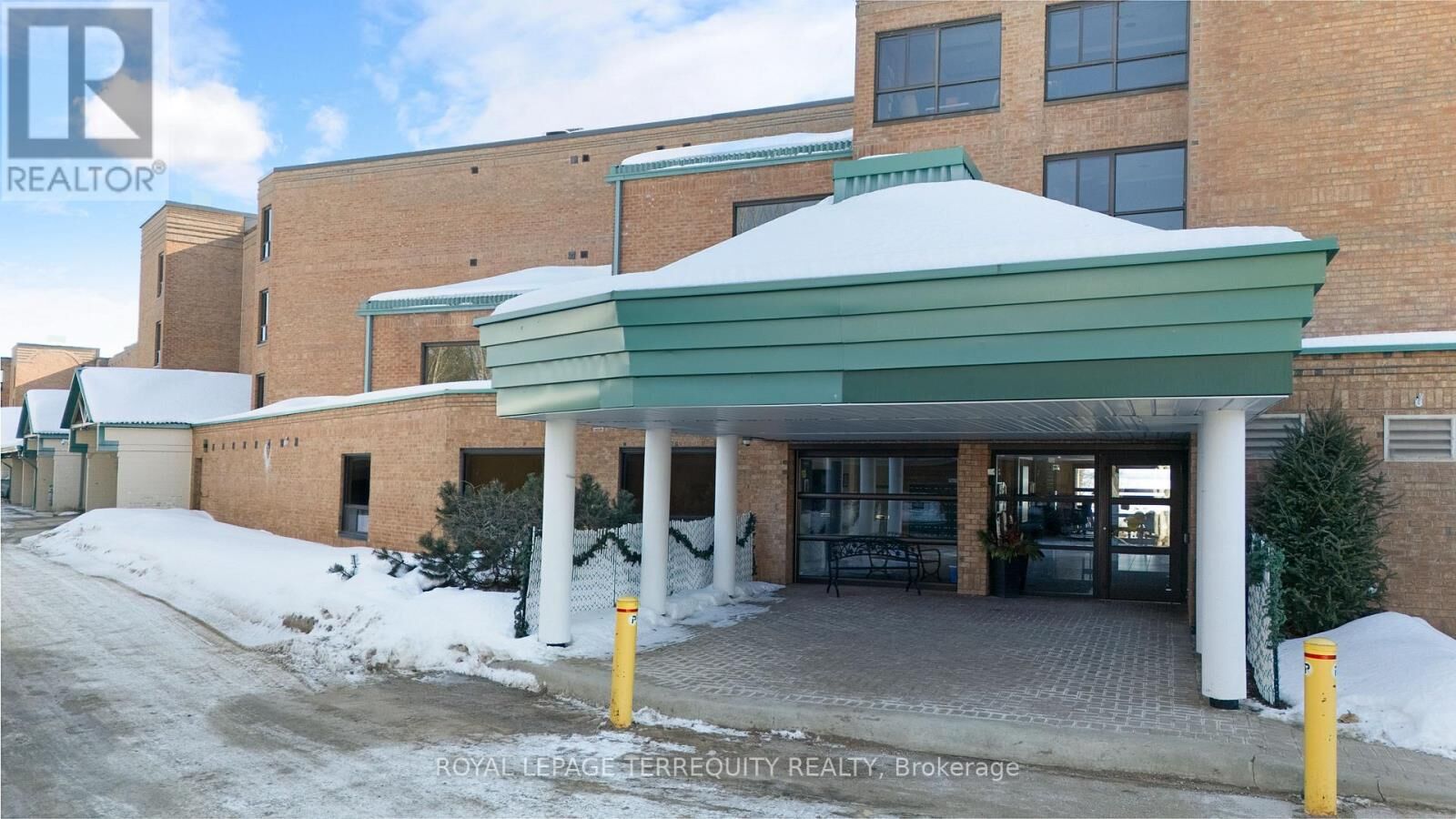 Property Photo:  155 Timmins Street 112  ON P1B 9K8 