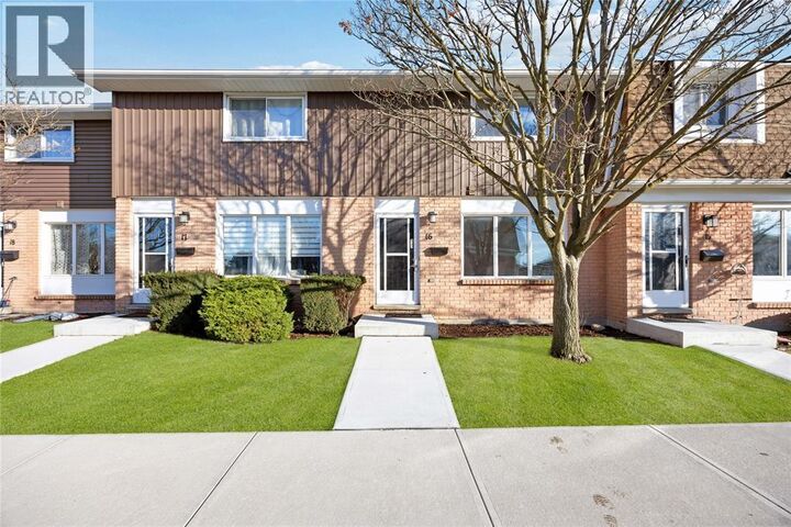 Photo de la propriété:  82 Finch Drive  ON N7S 4T8 