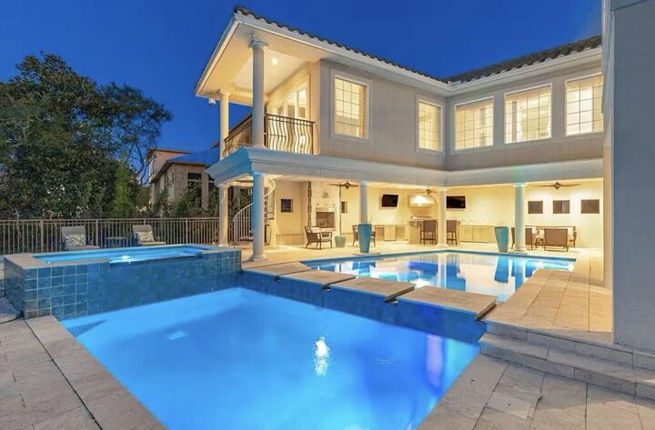 Property Photo: 4643 Destiny Way FL 32541