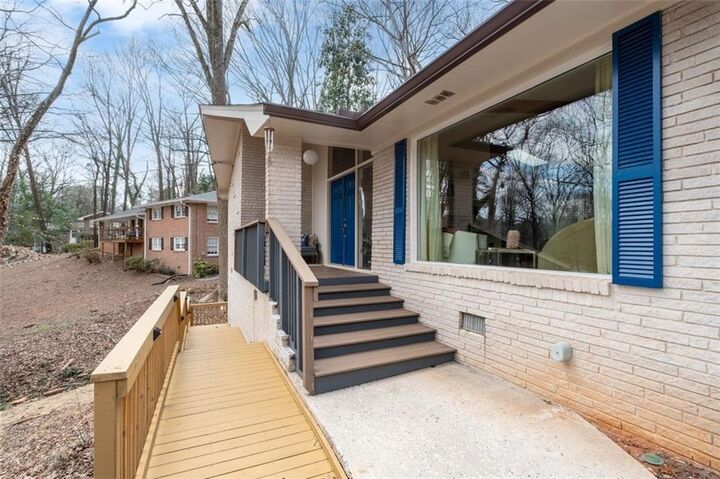 Property Photo:  642 Kenilworth Circle  GA 30083 