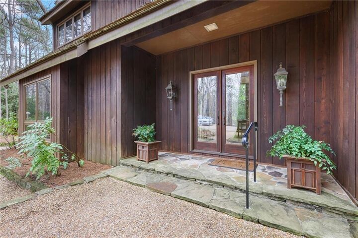 Property Photo: 933 Greymont Circle NW GA 30064