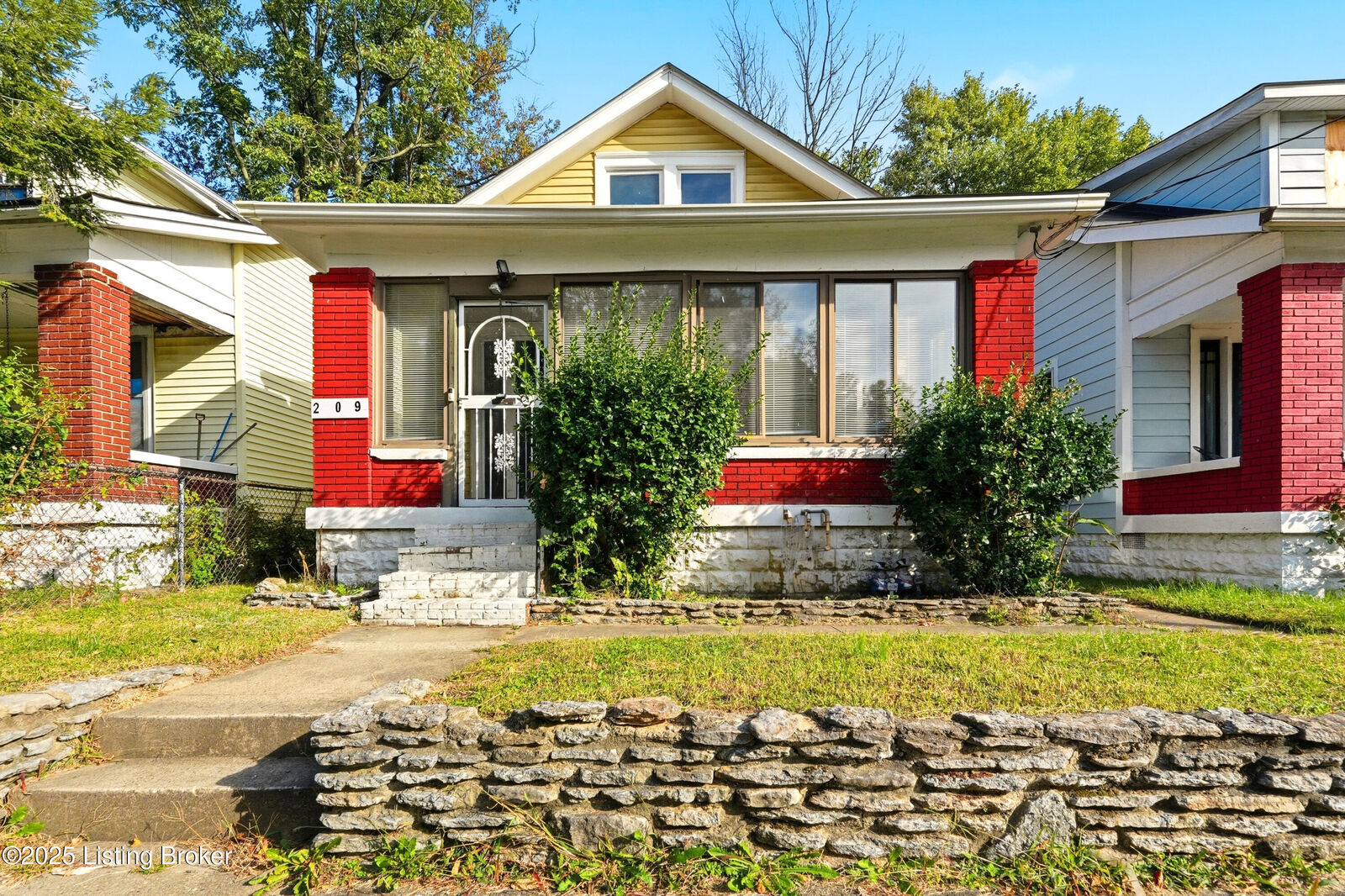 Property Photo:  209 S 42nd St  KY 40212 