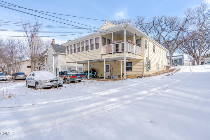 Property Photo:  612 19th Street  ND 58501 