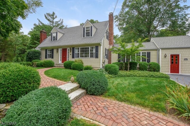 Property Photo:  42 Washington Valley Rd  NJ 07960 