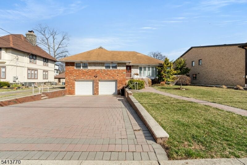 Property Photo:  1070 Cumbermeade Rd  NJ 07024 