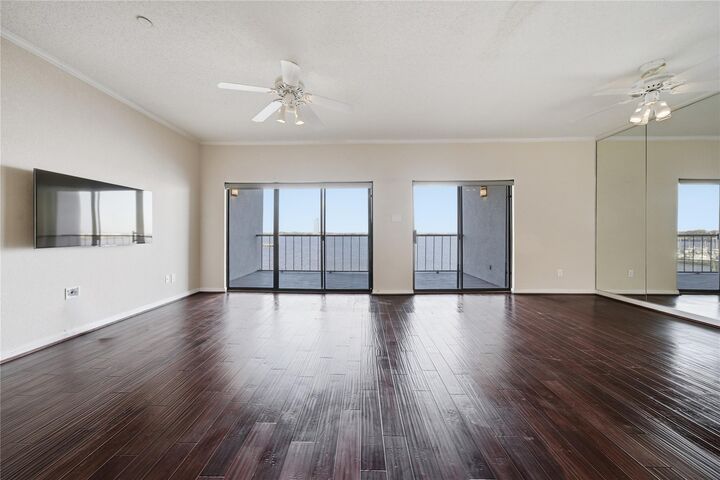 Property Photo:  351 Lakeside Lane 304  TX 77058 