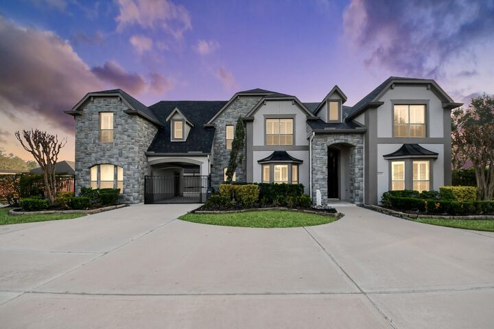 Property Photo: 2211 Braer Ridge Drive TX 77494