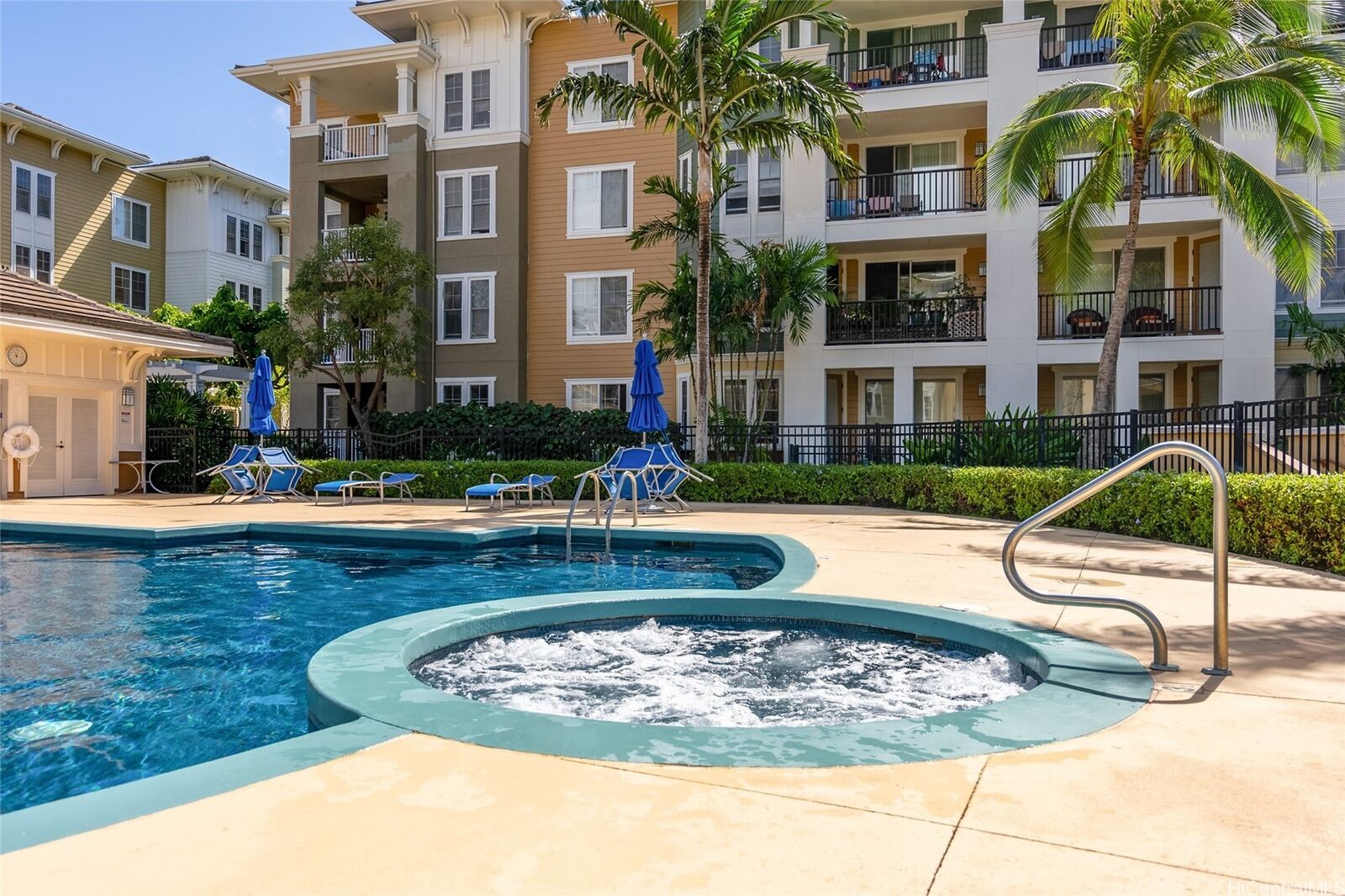Property Photo: 520 Lunalilo Home Road 7104 HI 96825