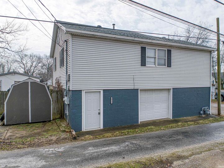 Property Photo: 1017 W Third Street IN 47620