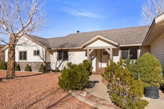 Property Photo:  898 W Grand Canyon Dr  UT 84741 