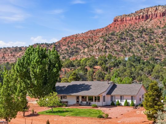Property Photo:  898 W Grand Canyon Dr  UT 84741 