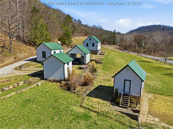 Property Photo:  512 Walgrove Road  WV 25071 