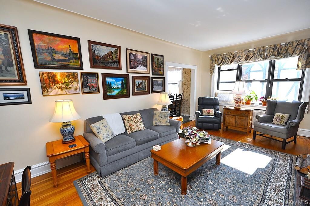 Property Photo:  143 Garth Road 4D  NY 10583 