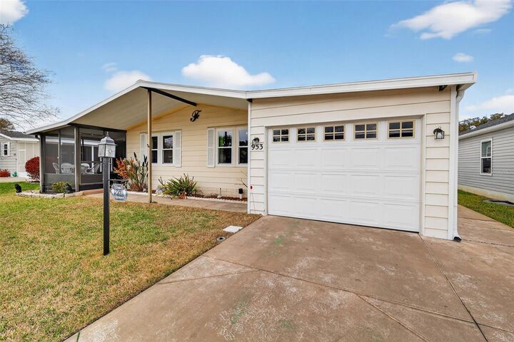 Property Photo:  953 Orchid Street  FL 32159 