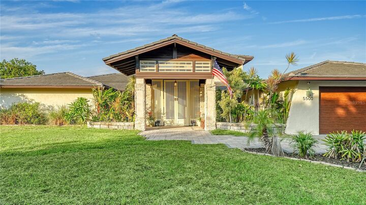 Property Photo:  5500 Merrimac Drive  FL 34231 