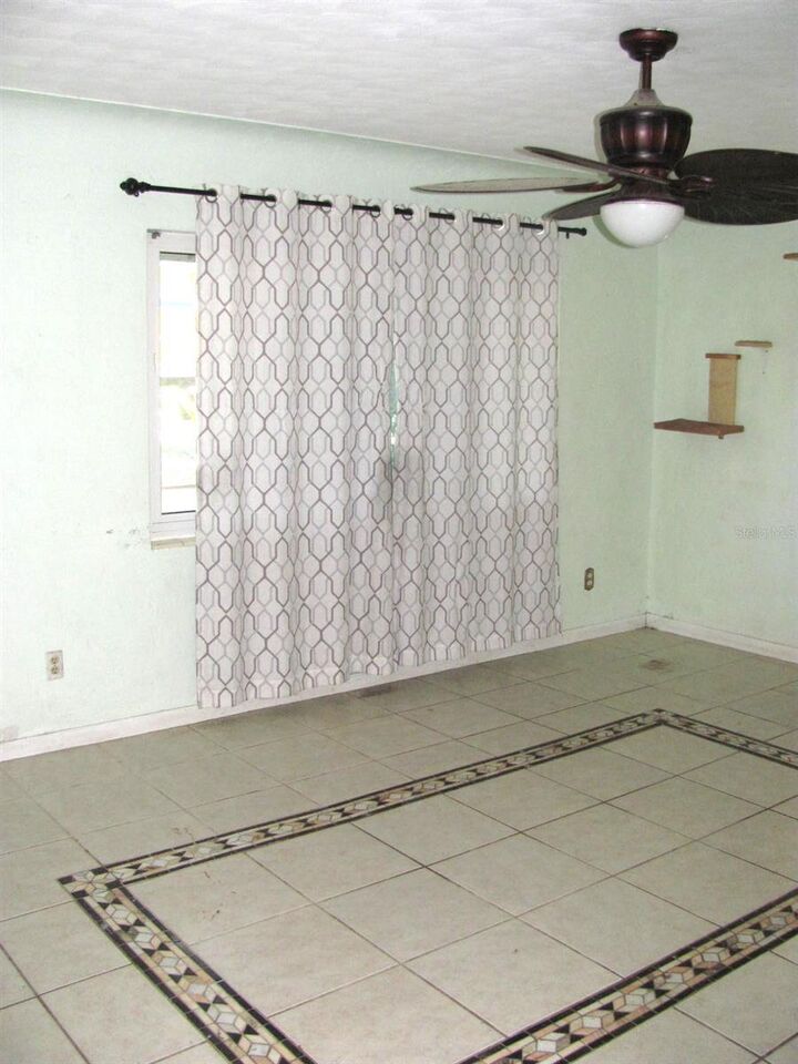 Property Photo: 455 34th Avenue N FL 33704