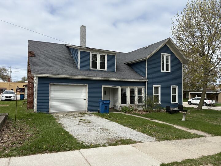Property Photo:  217 E Lincoln Street  MI 49420 