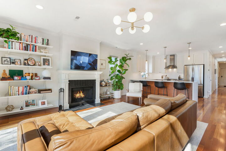 Property Photo: 1406 W Ohio Street 3 IL 60642