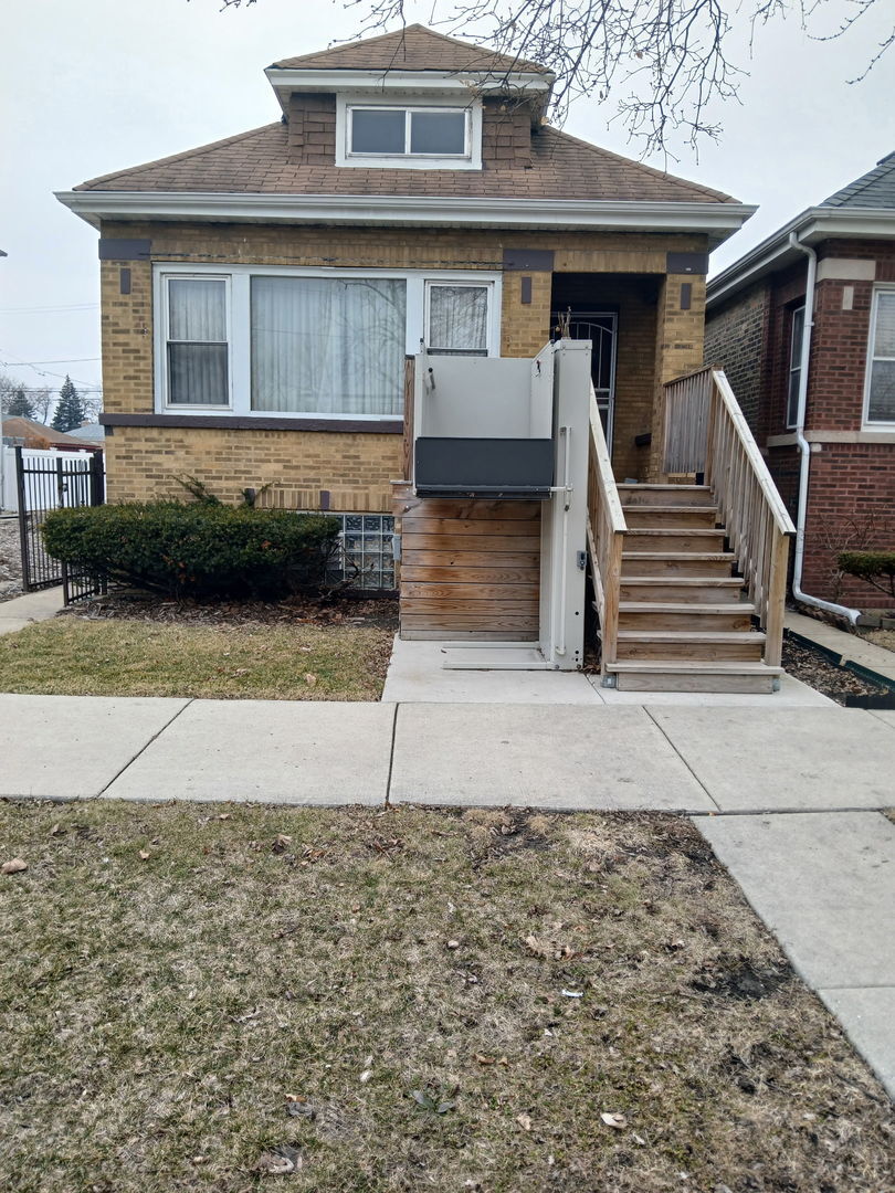 Property Photo:  6942 S Bell Avenue  IL 60636 