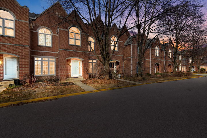 Property Photo: 5842 N Saint Johns Court IL 60646