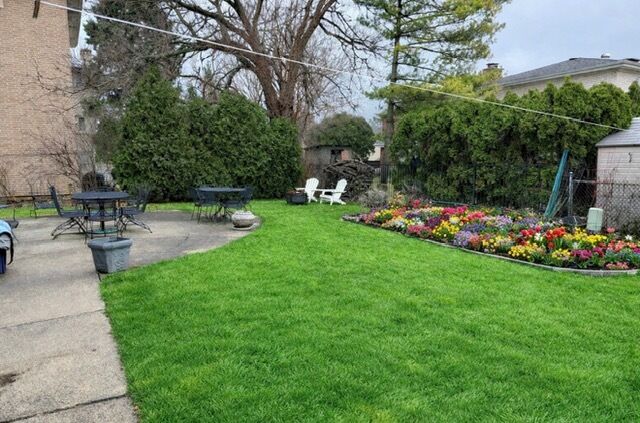 Property Photo: 3325 W Columbia Avenue IL 60712