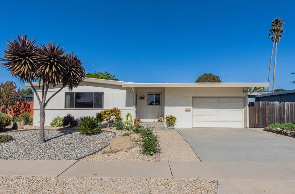 Property Photo:  840 Hastings Avenue  CA 93901 