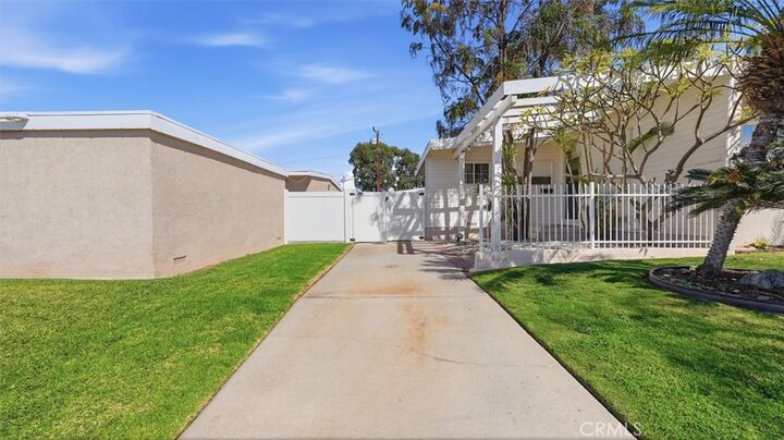 Property Photo:  10822 Fielding Drive  CA 90604 