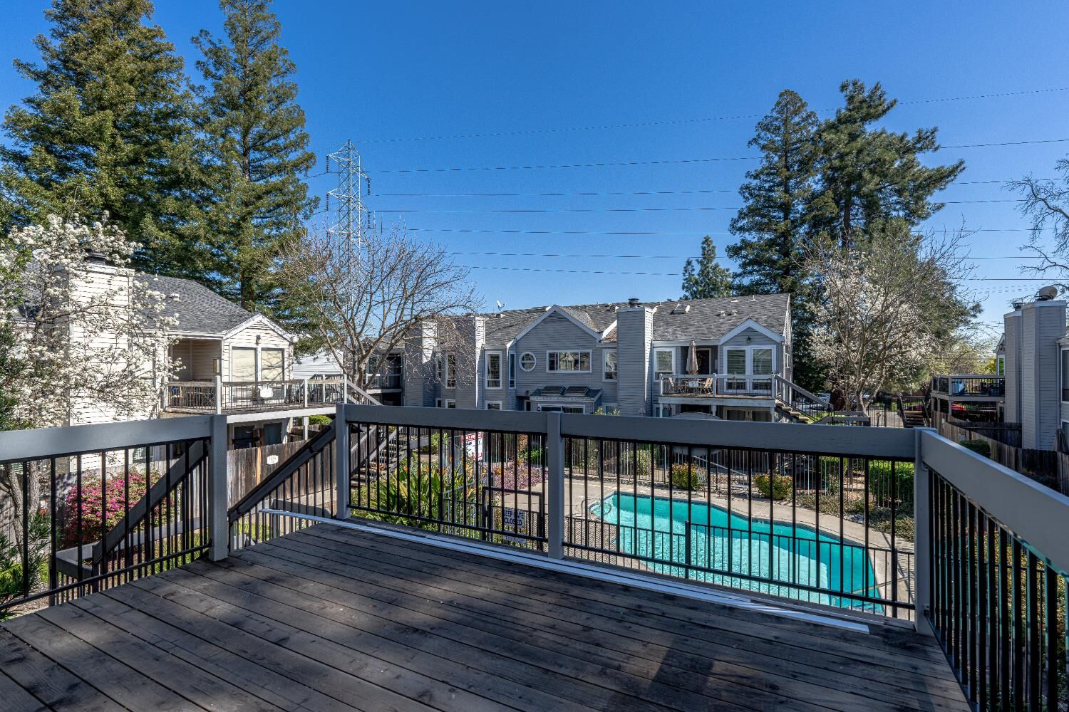 Property Photo:  1501 Hood Road E  CA 95825 