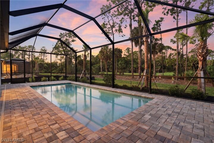 Property Photo:  2133 Sequoia Court  FL 34120 