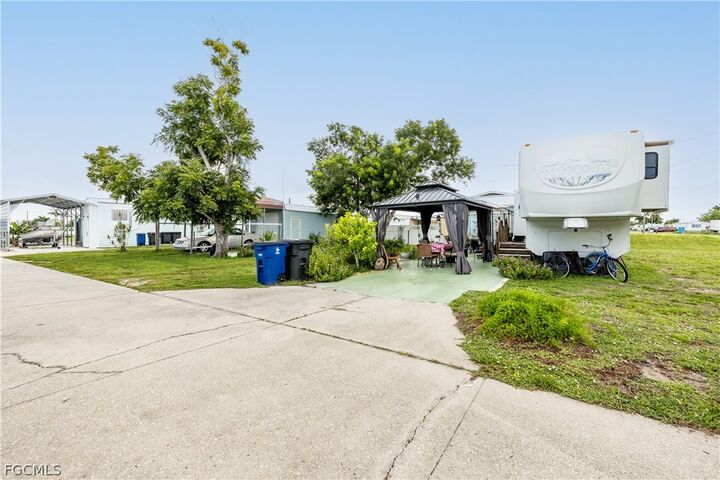 Property Photo:  5008 Sandpiper Drive  FL 33956 